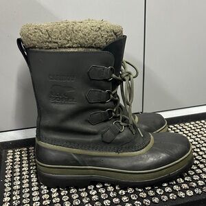 Sorel Caribou men's waterproof boot in the black/dark grey colorway